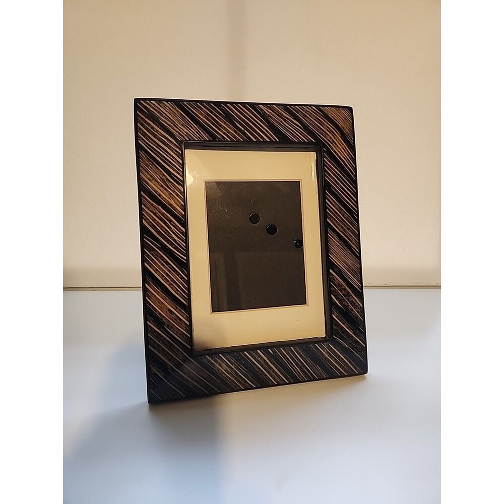 Vintage Picture Frame -  4x6 Photo - 1970's Unique Wood And Resin Look